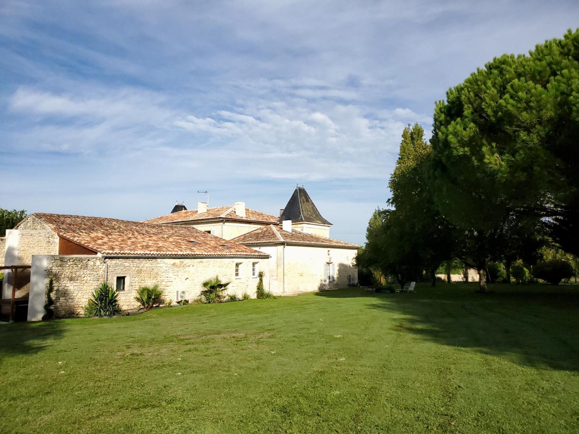 Bed and Breakfast Domaine De La Gemoliere à Gémozac Extérieur photo