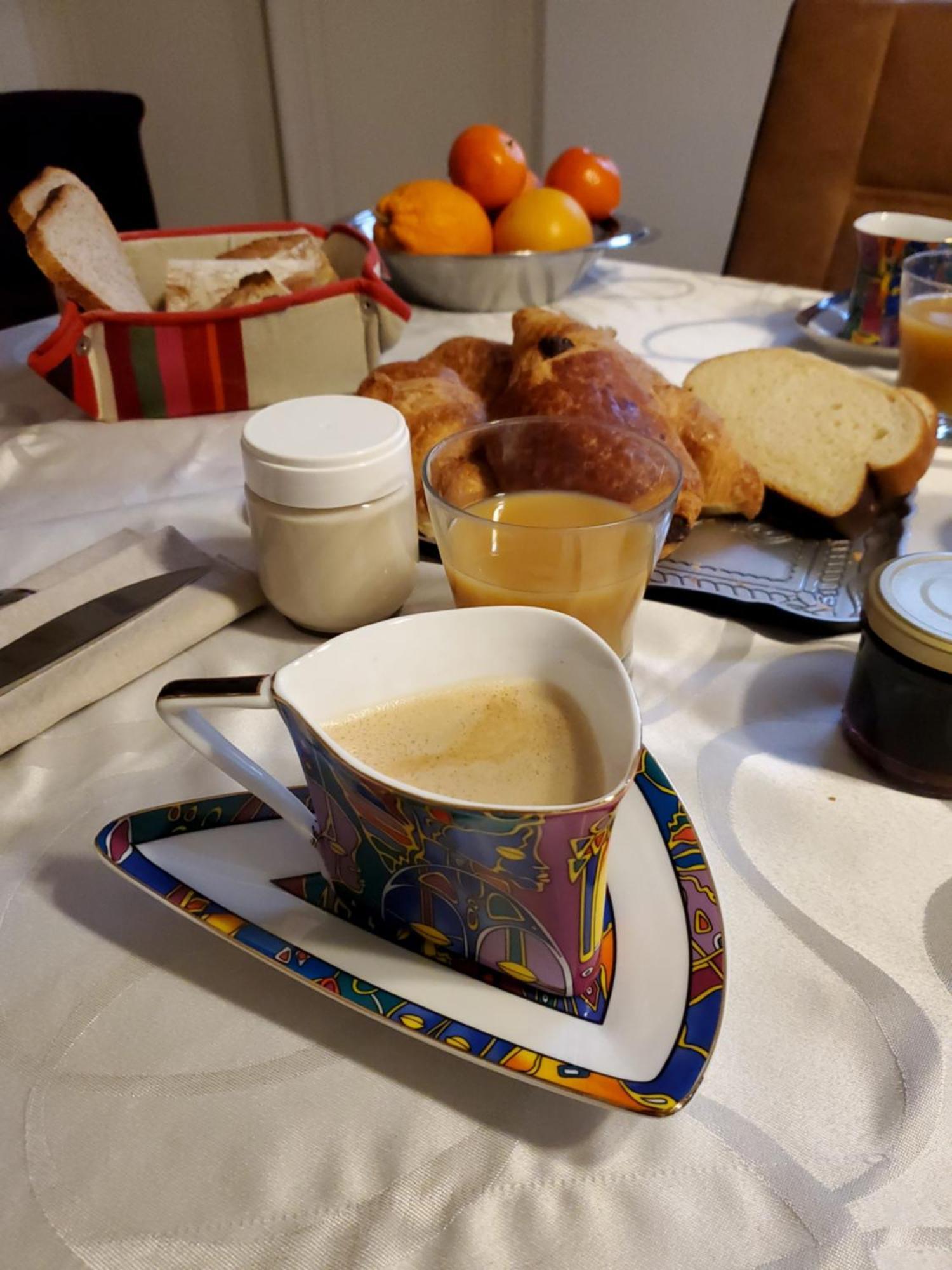 Bed and Breakfast Domaine De La Gemoliere à Gémozac Extérieur photo